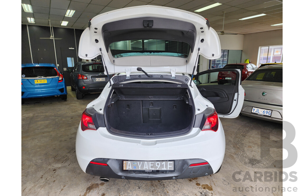 07/2015 Holden Astra GTC PJ 3d Hatchback White 1.6L