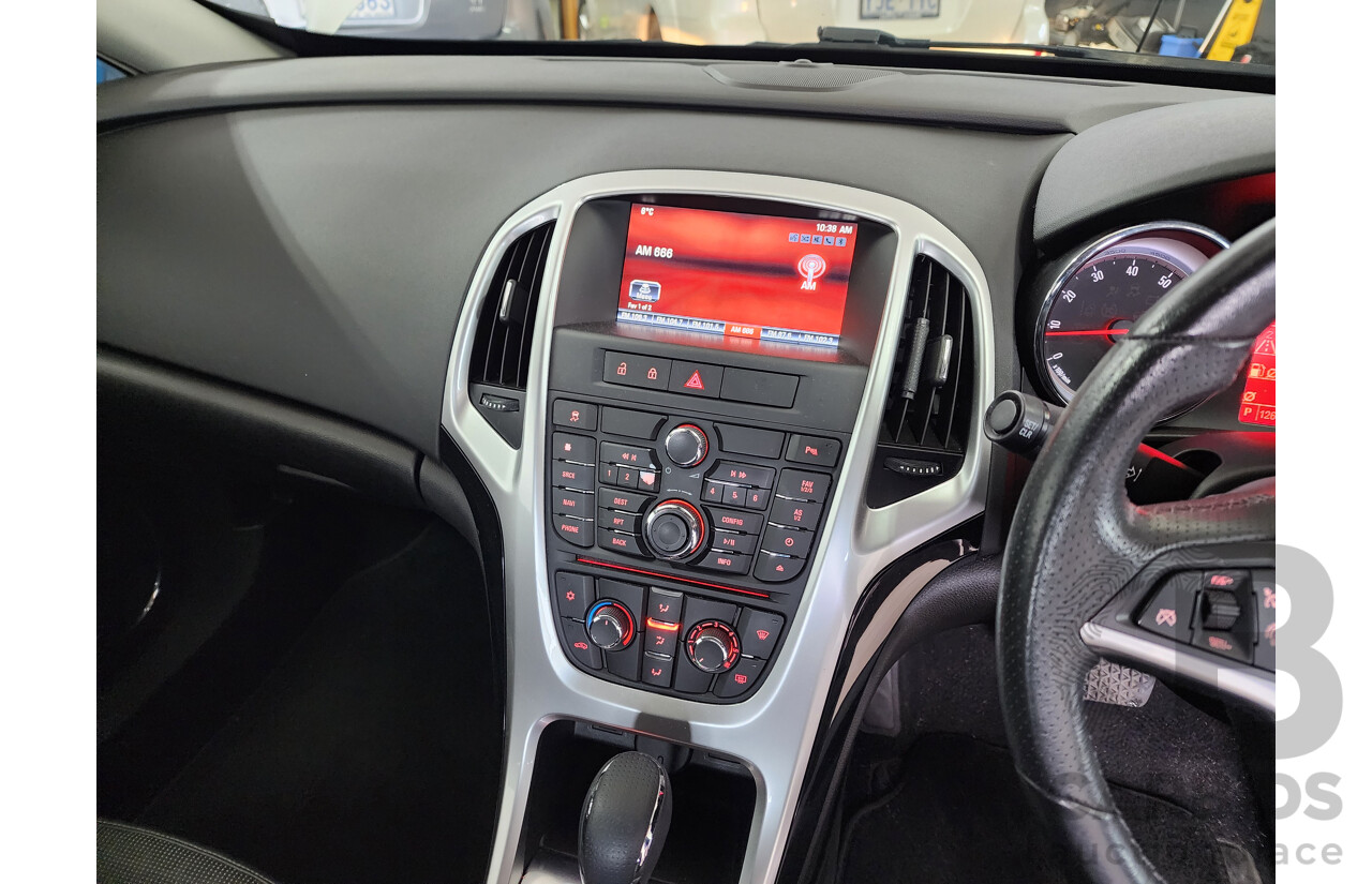 07/2015 Holden Astra GTC PJ 3d Hatchback White 1.6L
