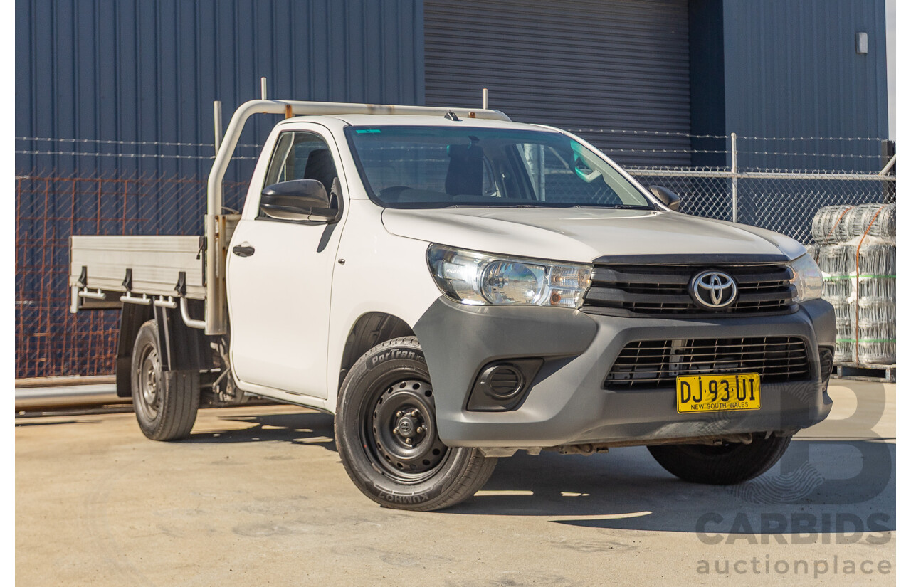 6/2016 Toyota Hilux Workmate TGN121R C/Chas Glacier White 2.7L