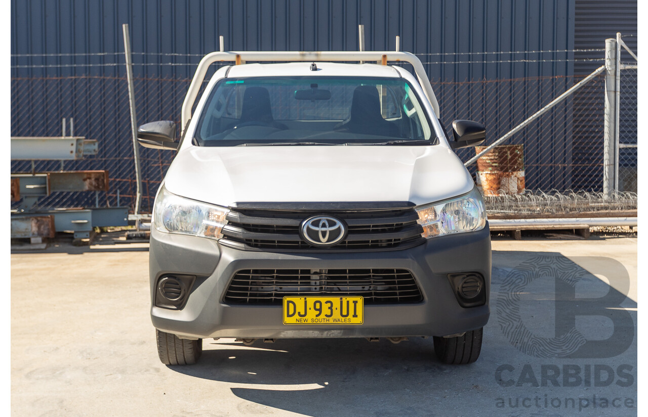 6/2016 Toyota Hilux Workmate TGN121R C/Chas Glacier White 2.7L