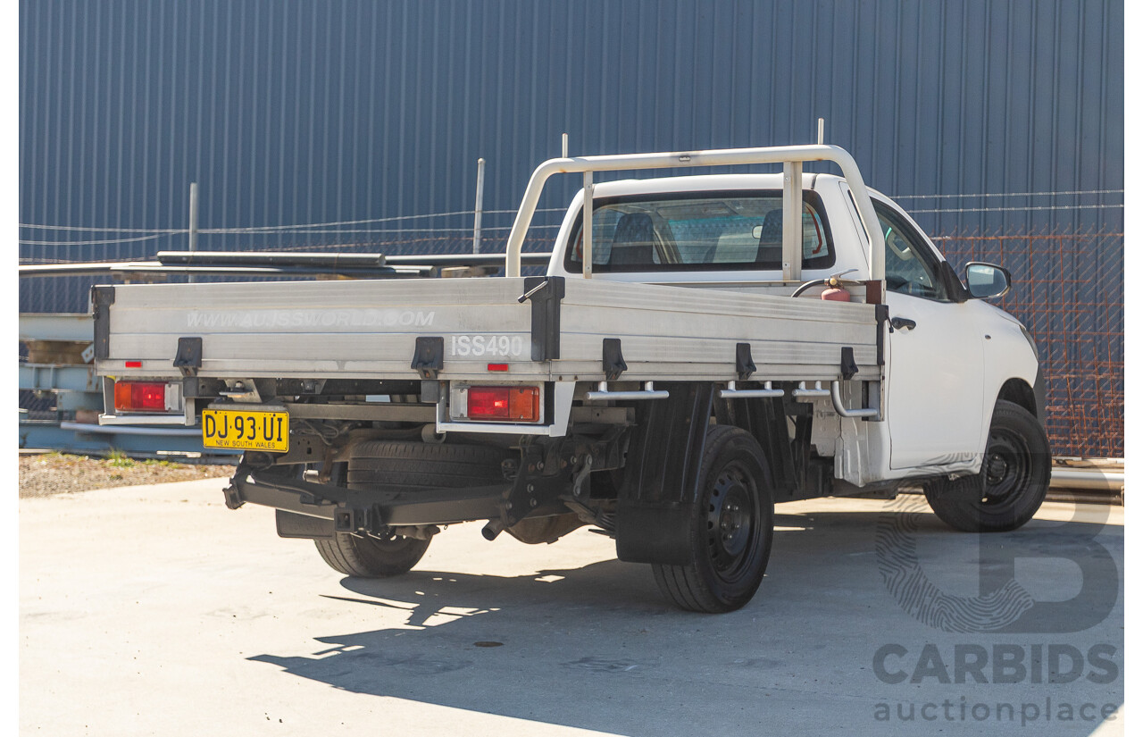 6/2016 Toyota Hilux Workmate TGN121R C/Chas Glacier White 2.7L