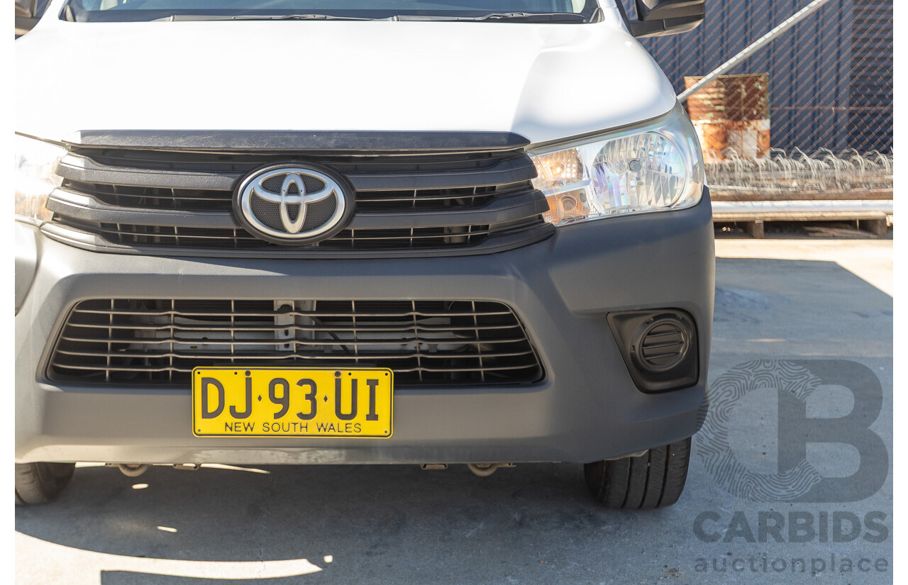6/2016 Toyota Hilux Workmate TGN121R C/Chas Glacier White 2.7L