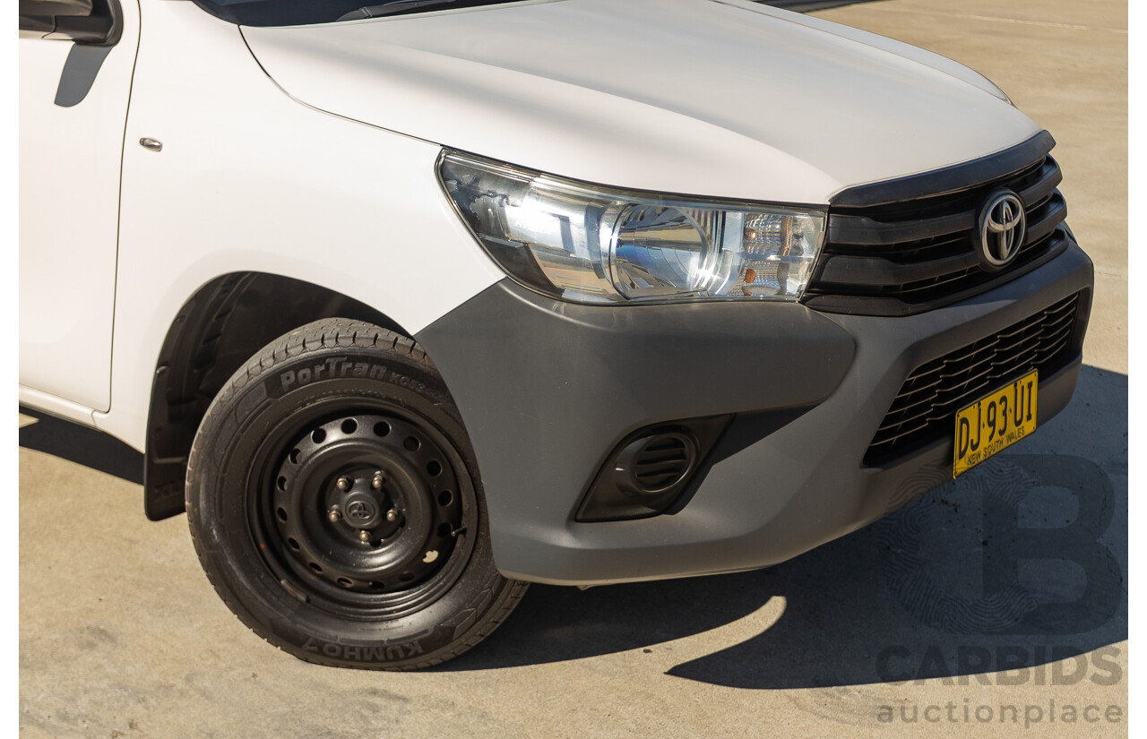 6/2016 Toyota Hilux Workmate TGN121R C/Chas Glacier White 2.7L