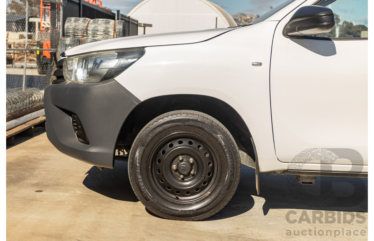 6/2016 Toyota Hilux Workmate TGN121R C/Chas Glacier White 2.7L