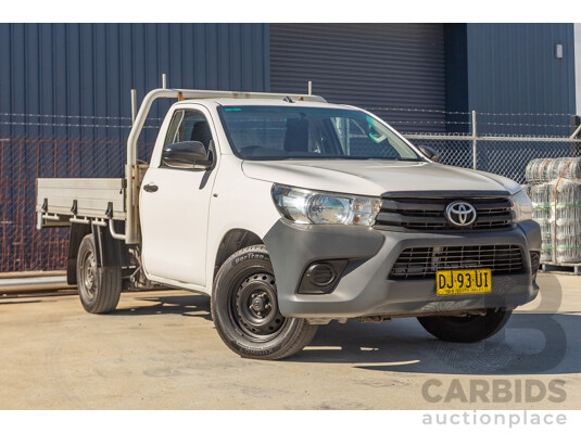 6/2016 Toyota Hilux Workmate TGN121R C/Chas Glacier White 2.7L
