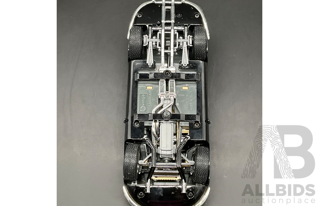 BURAGO Jaguar ''E'' Coupe (1961) 1:18 Scale Model Car 3018