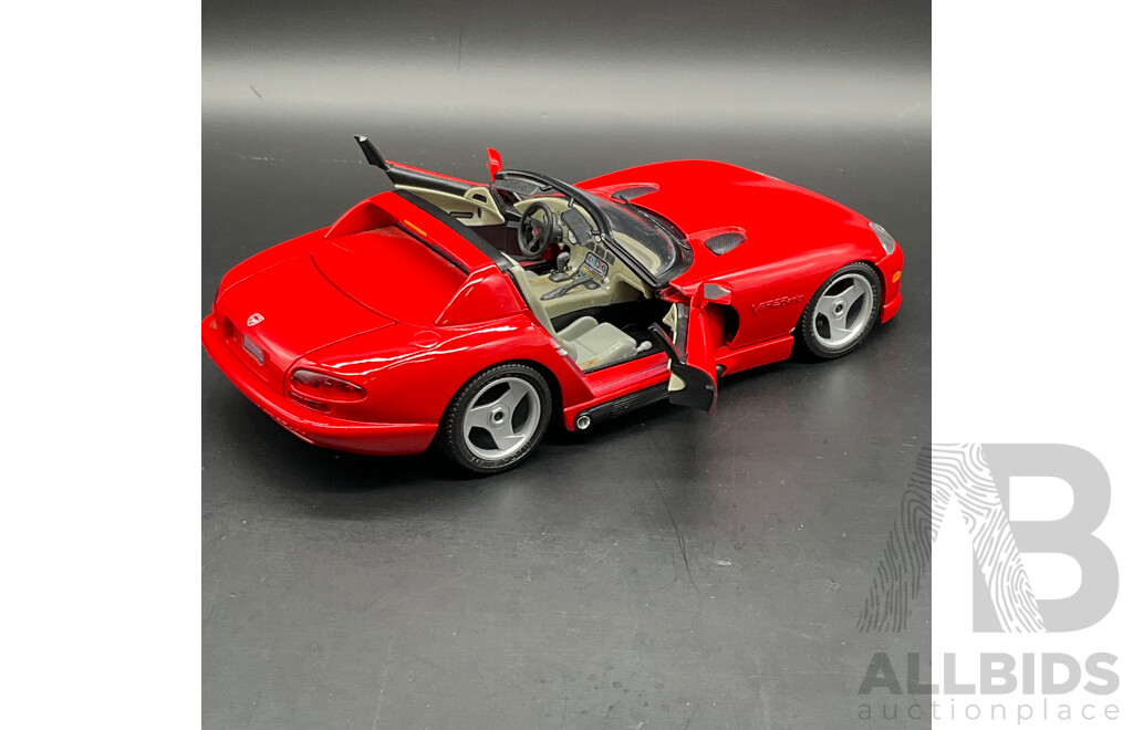 BURAGO Dodge Viper RT/10 (1992) 1:18 Scale Model Car 3025