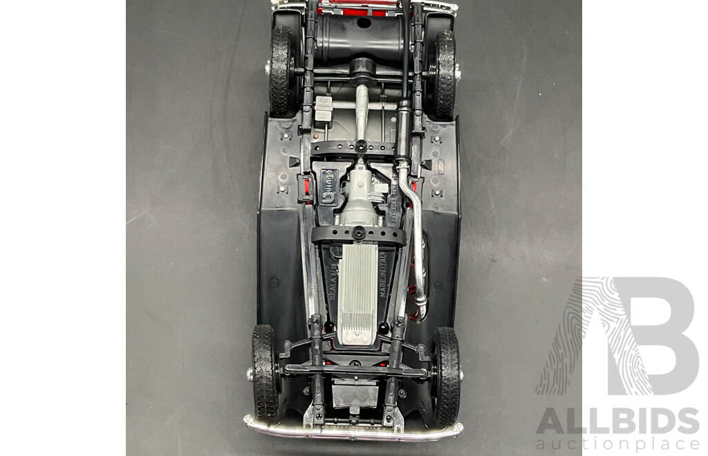 BURAGO Mercedes Benz SSK (1928) 1:18 Scale Model Car 3009