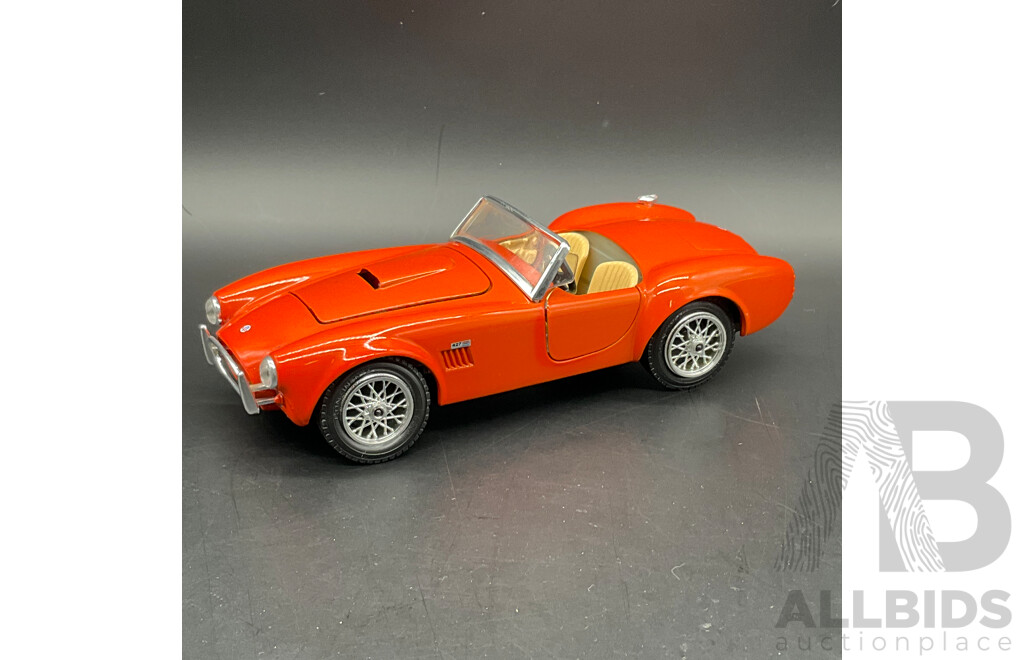 BURAGO Ford AC Cobra 427 (1965) 1:24 Scale Model Car 0513