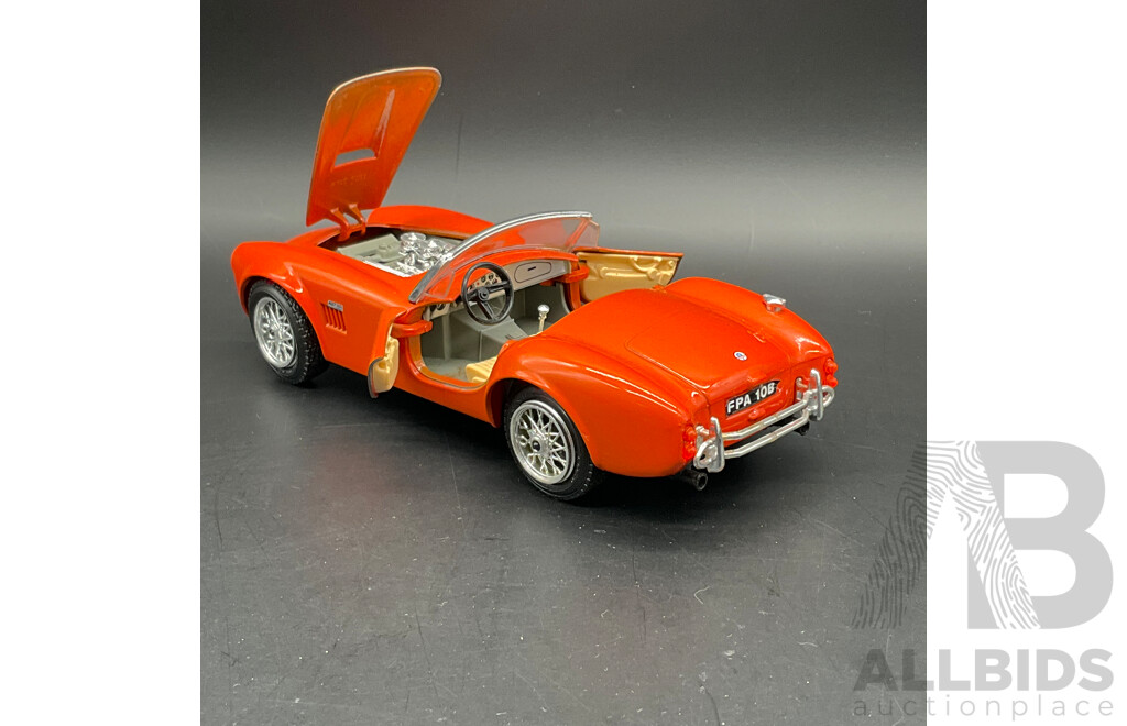 BURAGO Ford AC Cobra 427 (1965) 1:24 Scale Model Car 0513
