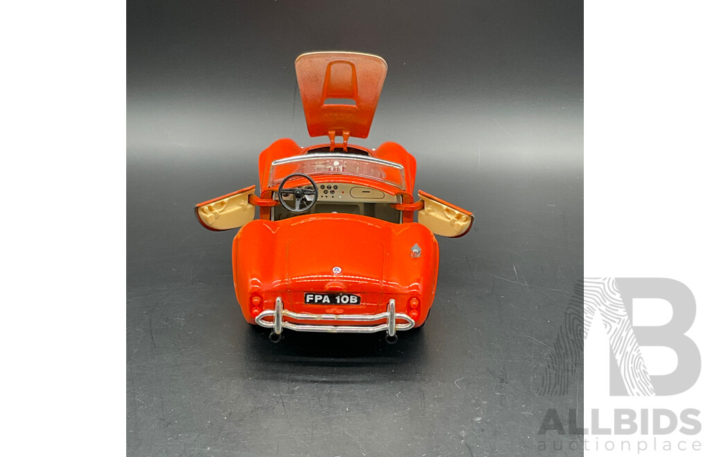 BURAGO Ford AC Cobra 427 (1965) 1:24 Scale Model Car 0513
