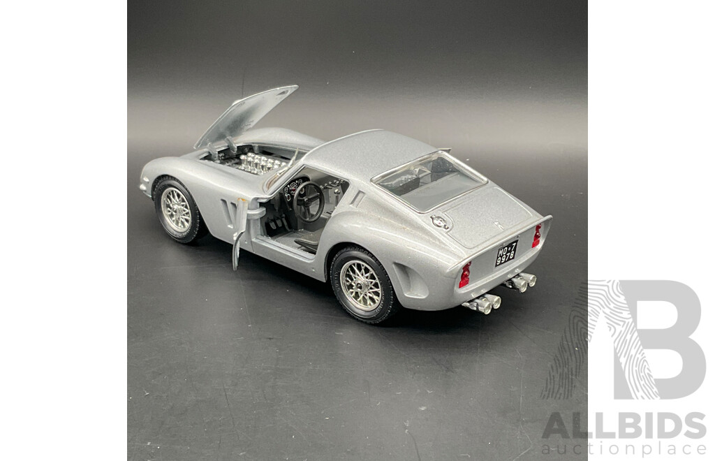 BURAGO Ferrari 250 GTO (1962) 1:24 Scale Model Car 0510