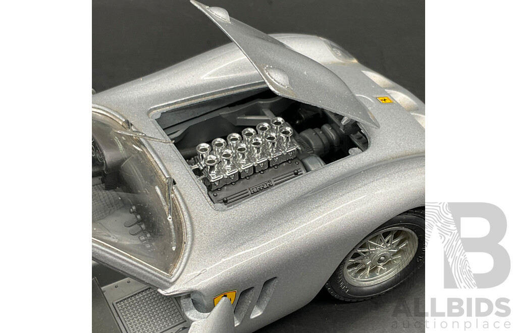 BURAGO Ferrari 250 GTO (1962) 1:24 Scale Model Car 0510