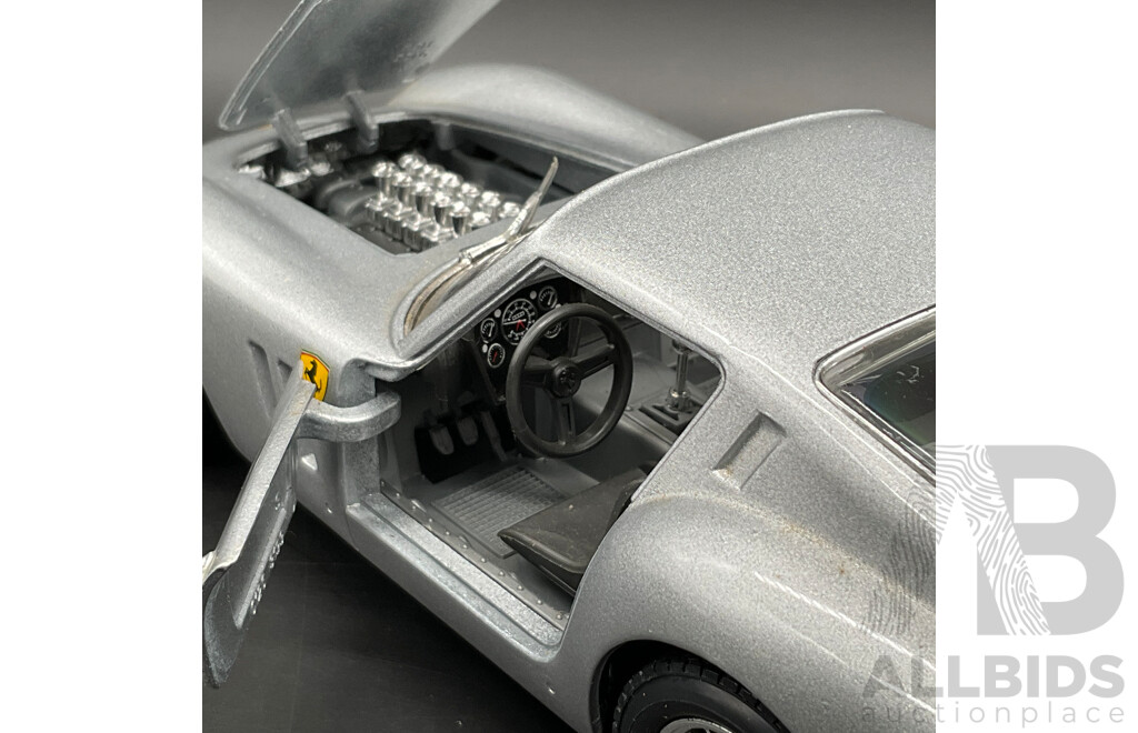 BURAGO Ferrari 250 GTO (1962) 1:24 Scale Model Car 0510