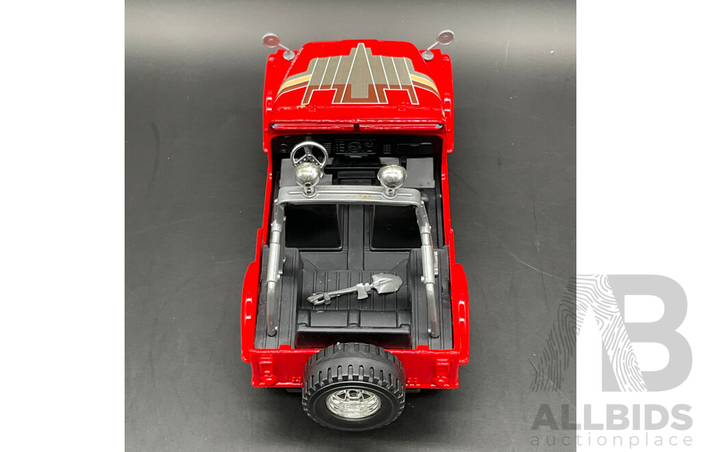 BURAGO Jeep Wrangler 1:24 Scale Model Car 0197