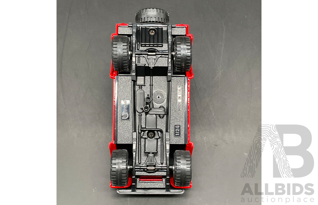 BURAGO Jeep Wrangler 1:24 Scale Model Car 0197