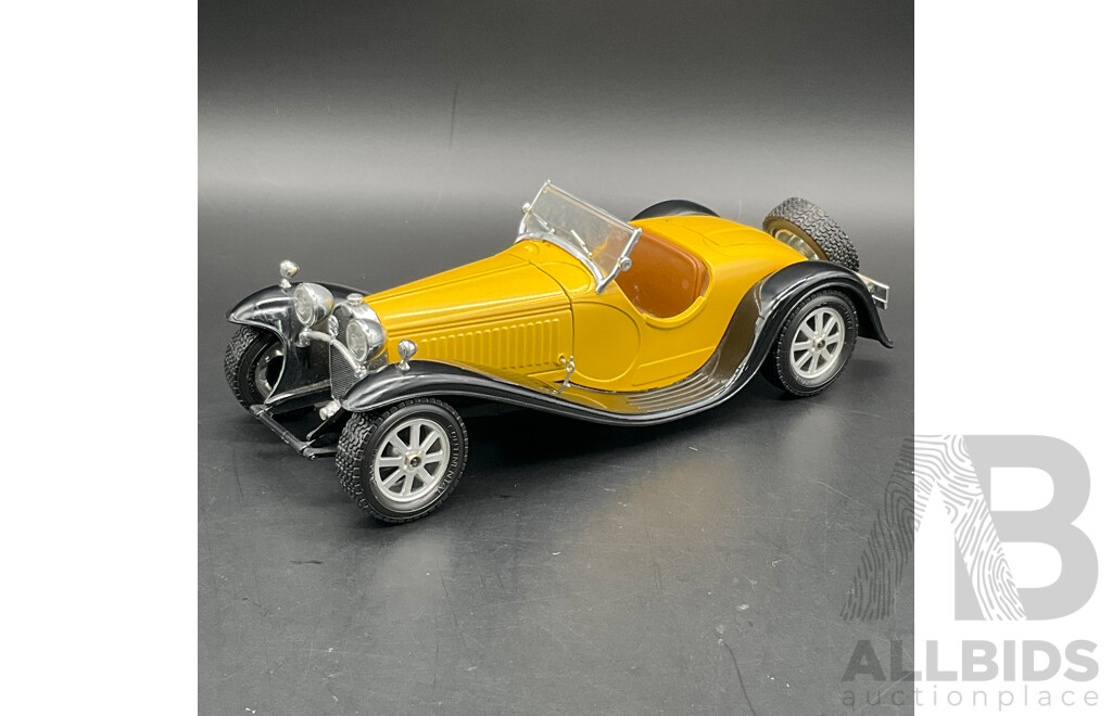 BURAGO Bugatti ''Type 55'' (1932) 1:24 Scale Model Car 0538