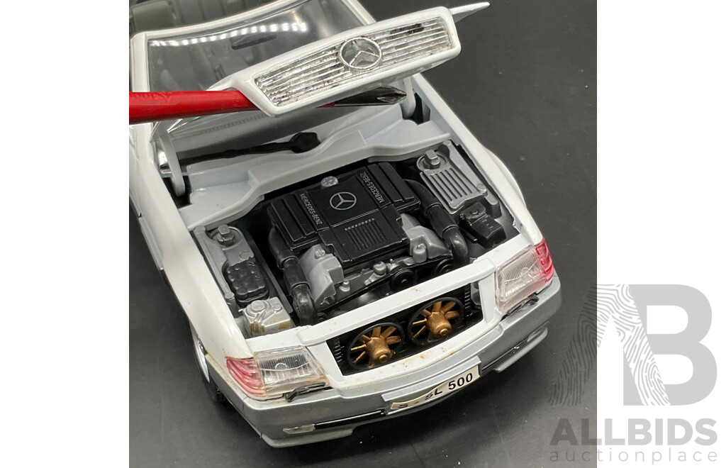 ROAD TOUGH Mercedes-Benz 500SL (1989) 1:18 Scale Model Car 92048