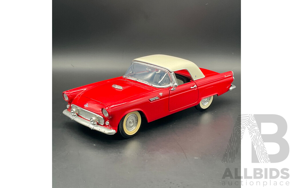 ROAD TOUGH Ford Thunderbird (1955) 1:18 Scale Model Car 92068