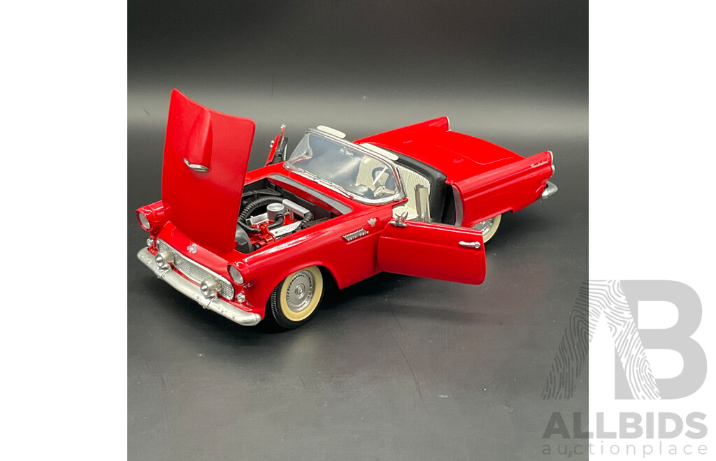 ROAD TOUGH Ford Thunderbird (1955) 1:18 Scale Model Car 92068