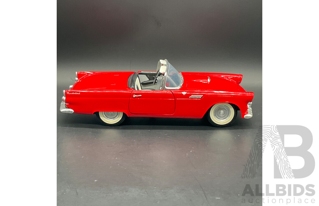 ROAD TOUGH Ford Thunderbird (1955) 1:18 Scale Model Car 92068