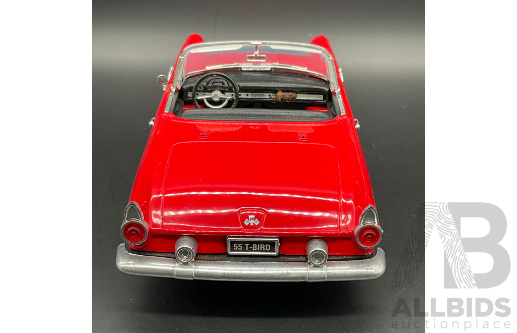 ROAD TOUGH Ford Thunderbird (1955) 1:18 Scale Model Car 92068
