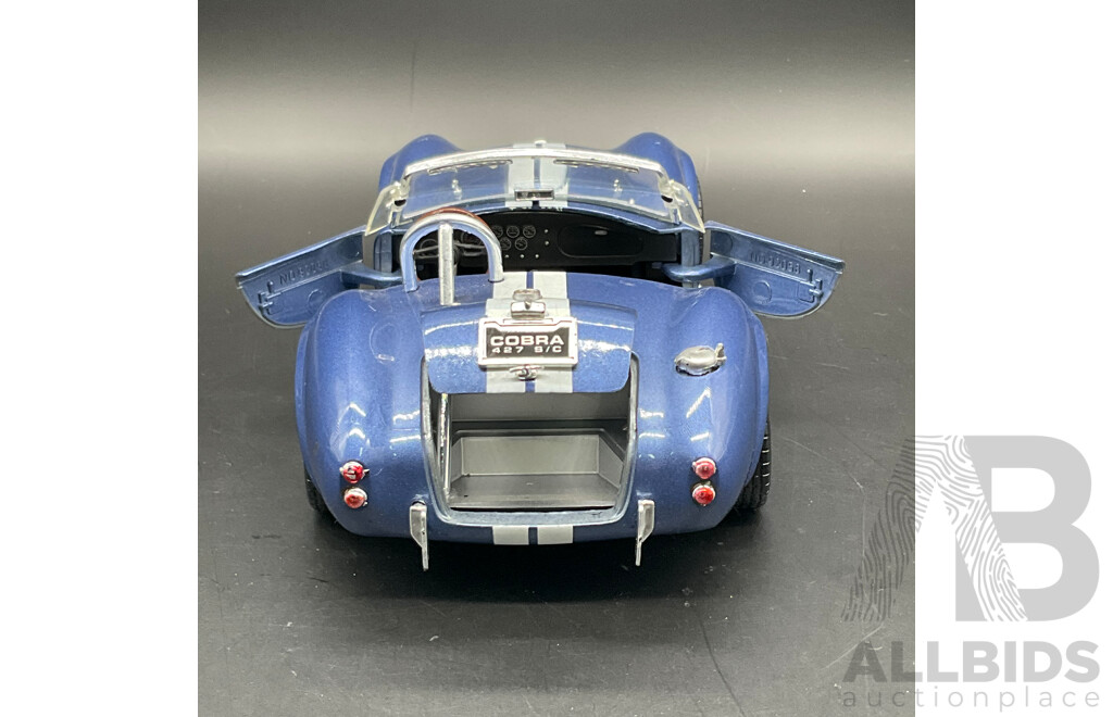 ROAD TOUGH Shelby VCobra 427S/C (1964) 1:18 Scale Model Car 92058