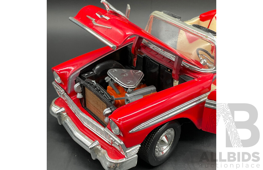 ROAD LEGENDS Chevrolet BEL AIR (1956) 1:18 Scale Model Car 92128