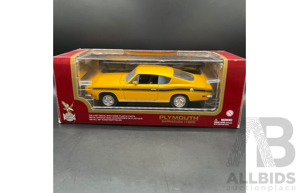ROAD LEGENDS Plymouth Barracuda (1969) 1:18 Scale Model Car 92178