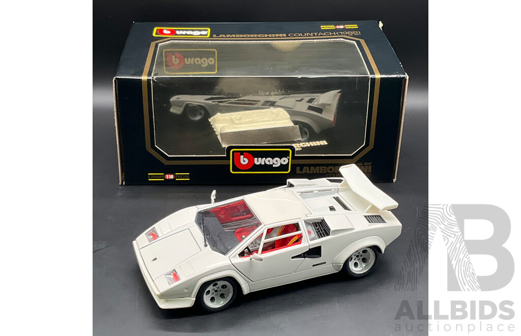 BURAGO Lamborghini Countach (1988) 1:18 Scale Model Car 3047