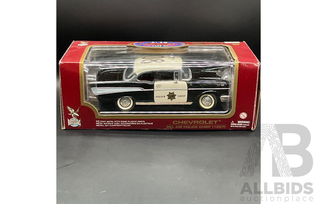 ROAD LEGENDS Chevrolet BEL AIR Police Chief (1957) 1:18 Scale Model Car 92107