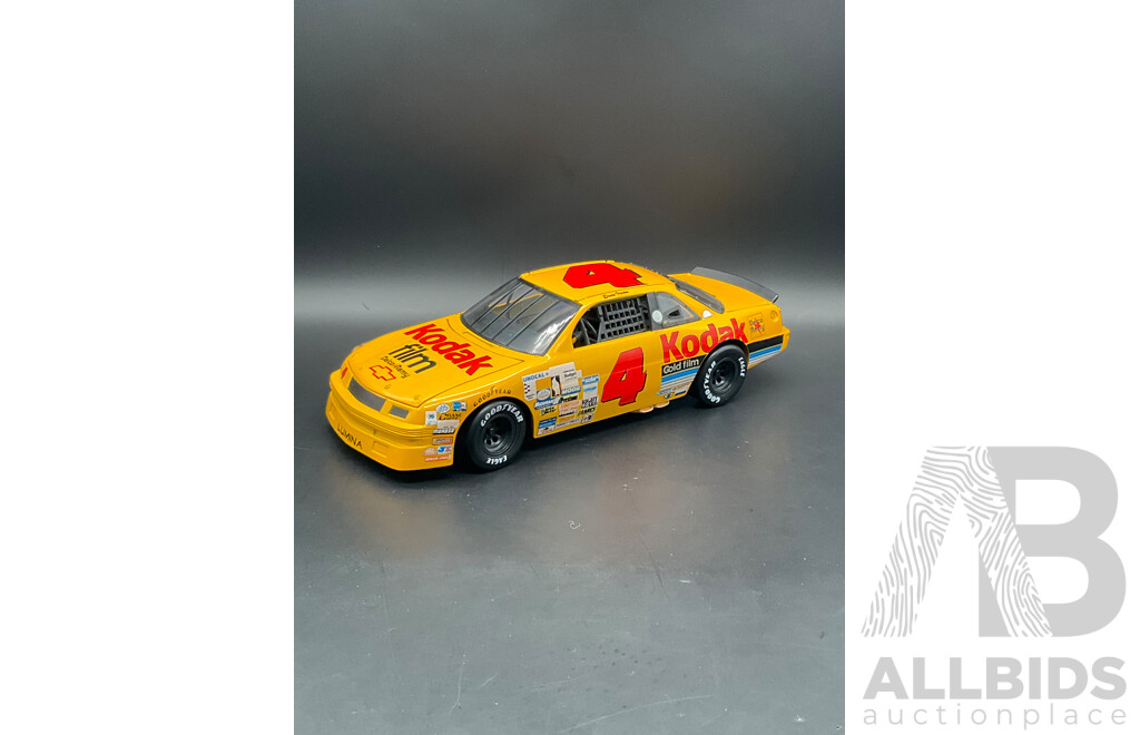 AMERICAN MUSCLE Kodak Film Chevrolet 1:18 Scale Model Car 7450
