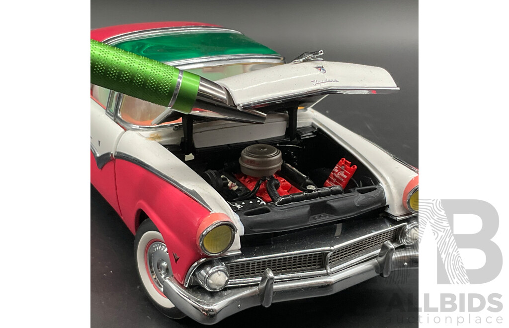 FRANKLIN MINT PRECISION MODELS 1:24 Scale Model - 1955 Chevrolet Bel Air Convertible and 1955 Ford Fairlane Crown Victoria - Lot of 2
