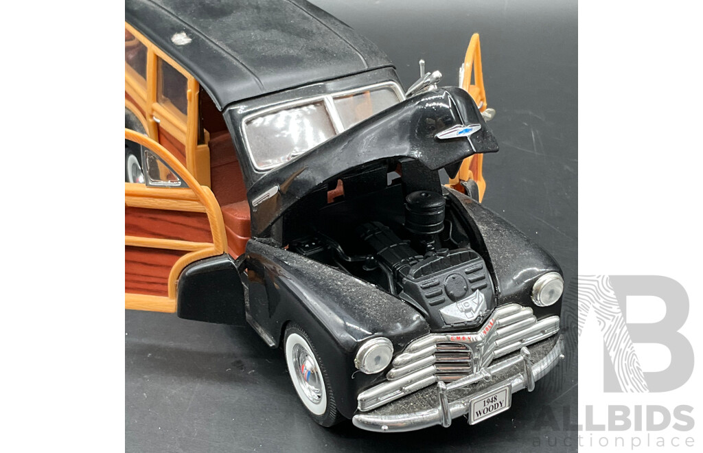 FRANKLIN MINT PRECISION MODELS 1:24 Scale 1949 Ford Woody Wagon and WELLY 1:24 1948 Chevrolet Fleetmaster - Lot of 2