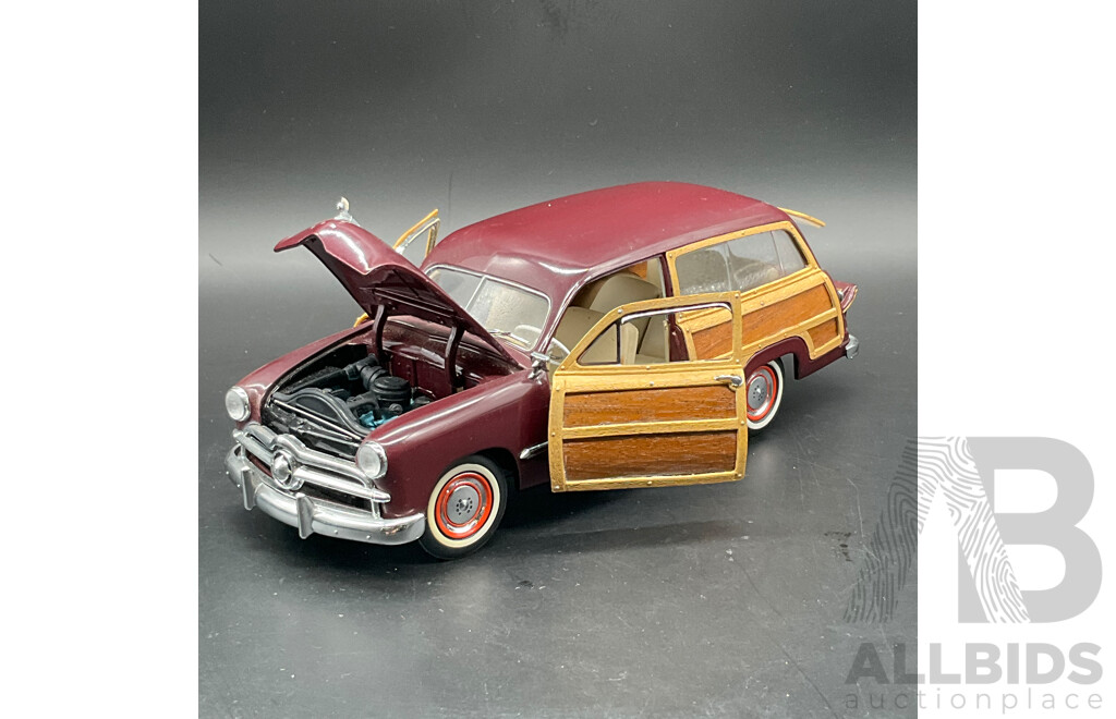 FRANKLIN MINT PRECISION MODELS 1:24 Scale 1949 Ford Woody Wagon and WELLY 1:24 1948 Chevrolet Fleetmaster - Lot of 2