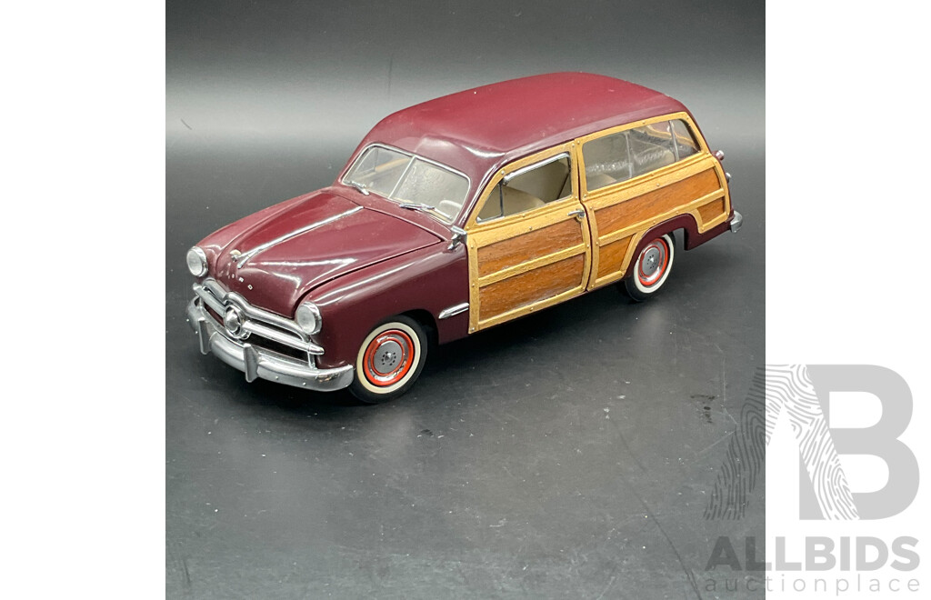 FRANKLIN MINT PRECISION MODELS 1:24 Scale 1949 Ford Woody Wagon and WELLY 1:24 1948 Chevrolet Fleetmaster - Lot of 2