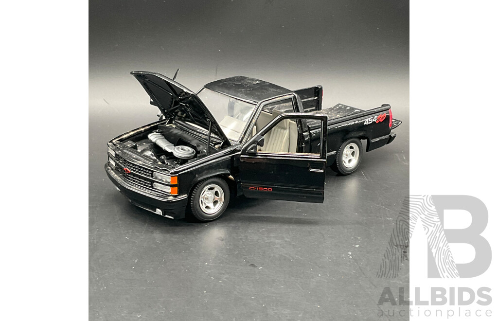 Z WHEELS Pacesetters Specials Chevrolet Truck 1:24 Scale Model Car 28523 - Lot of 2