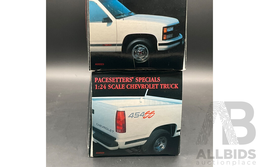 Z WHEELS Pacesetters Specials Chevrolet Truck 1:24 Scale Model Car 28523 - Lot of 2
