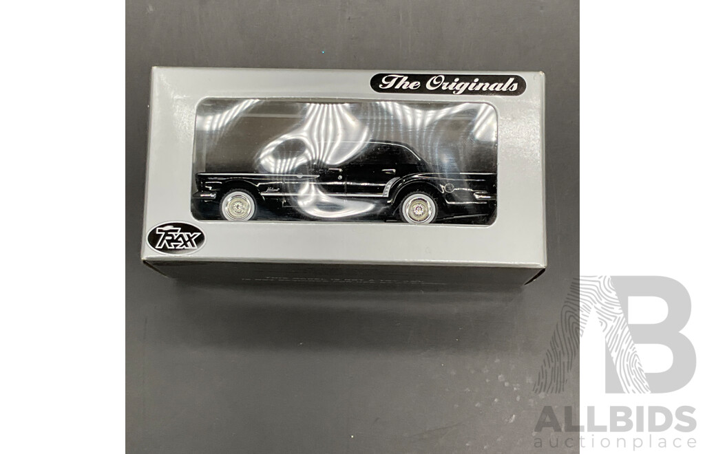 TRAX Chrysler R Series Valiant 1:43 Scale Diecast Model Cars (TR35B & TR35) - Lot of 2