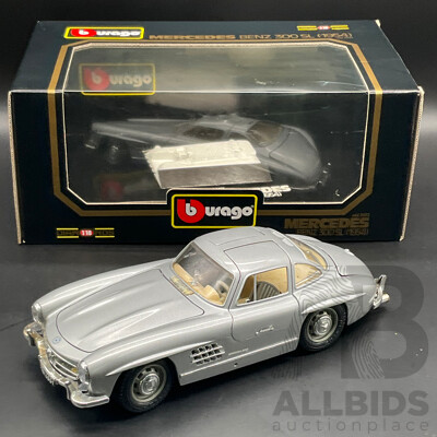 BURAGO Mercedes Benz 300SL (1954) 1:18 Scale Model Car 3013