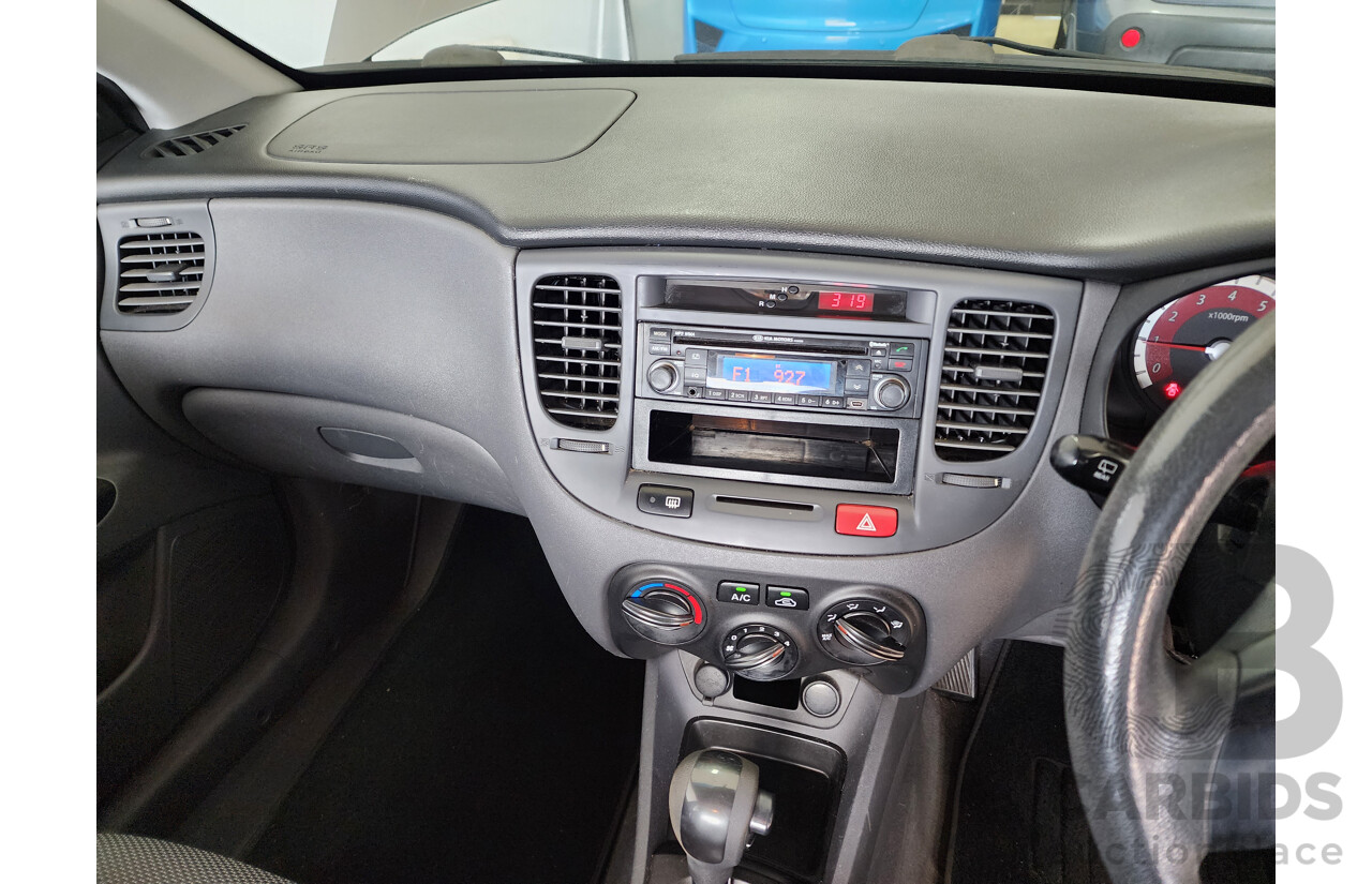 11/2010 Kia RIO S JB MY10 5d Hatchback Grey 1.4L