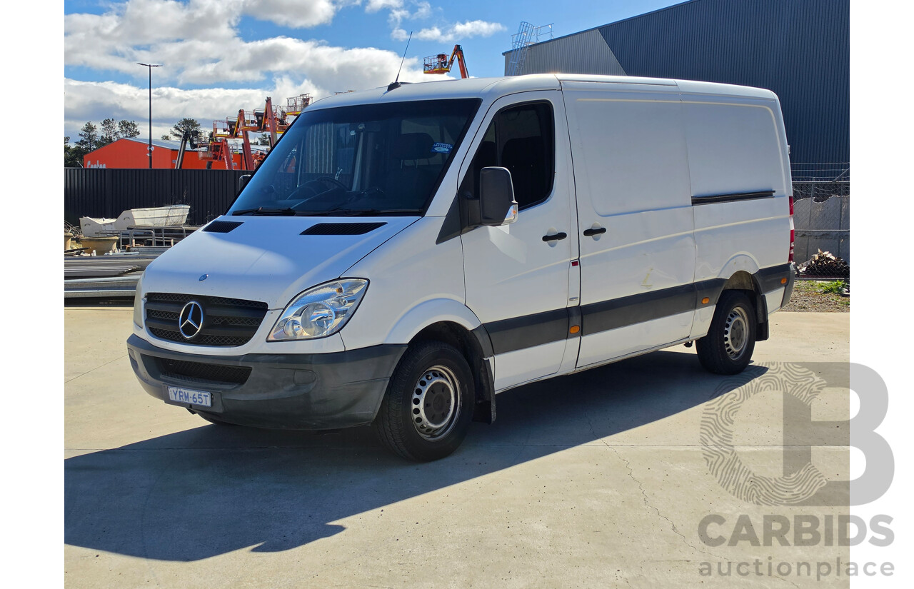 02/2011 Mercedes-Benz Sprinter 313 CDI 4D Van White Turbo Diesel 2.1L