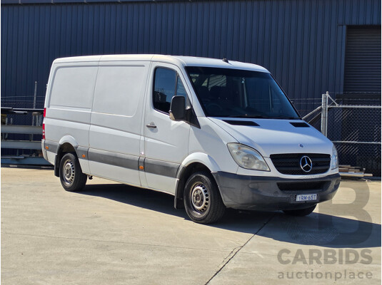 02/2011 Mercedes-Benz Sprinter 313 CDI 4D Van White Turbo Diesel 2.1L
