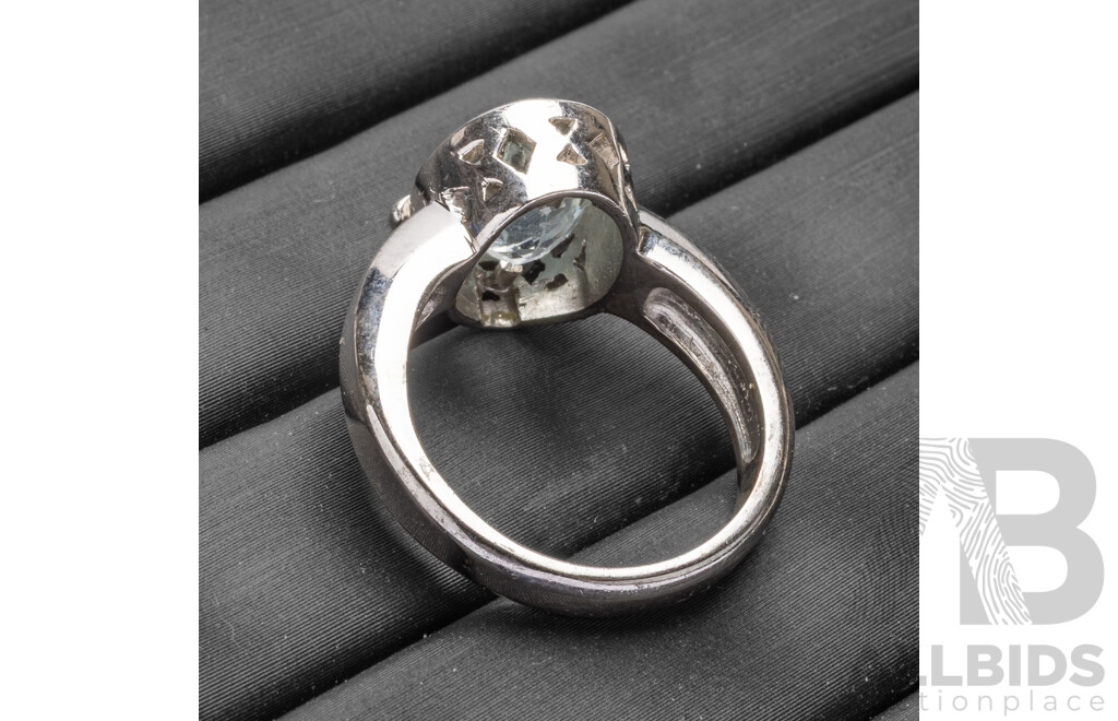 14ct White Gold Dress Ring with Aquamarine - Size N
