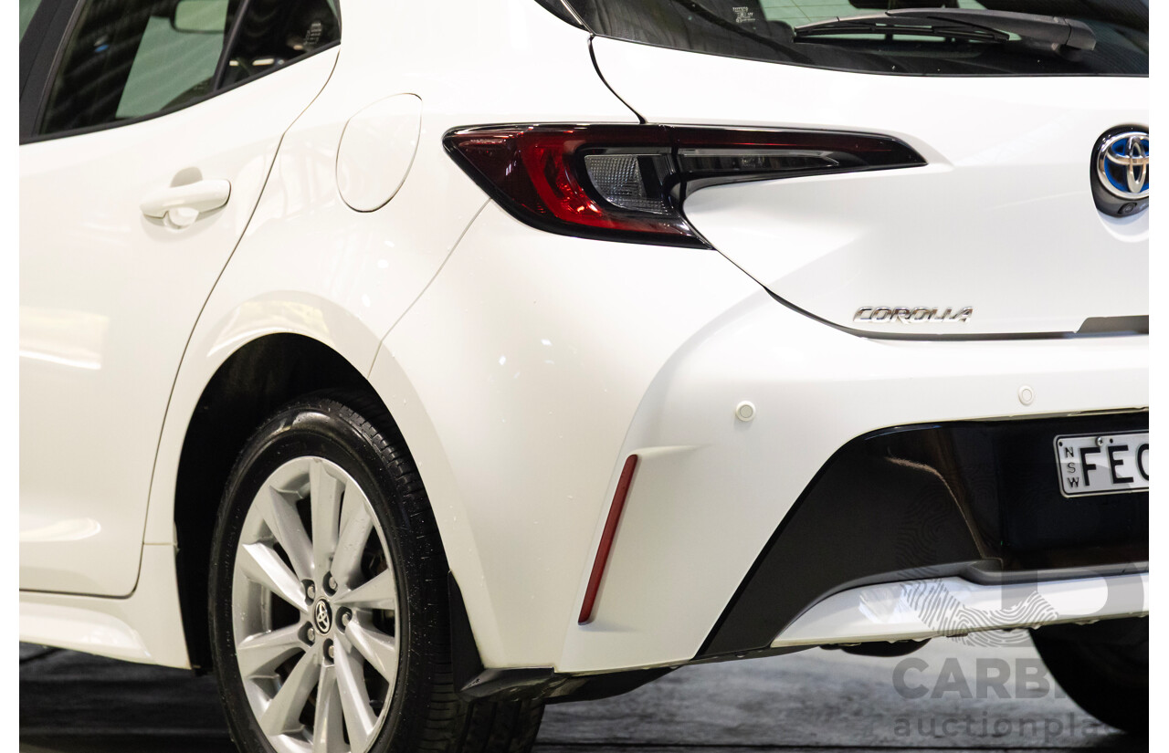 01/2024 Toyota Corolla Ascent Sport Hybrid ZWE219R 5D Hatchback White 1.8L