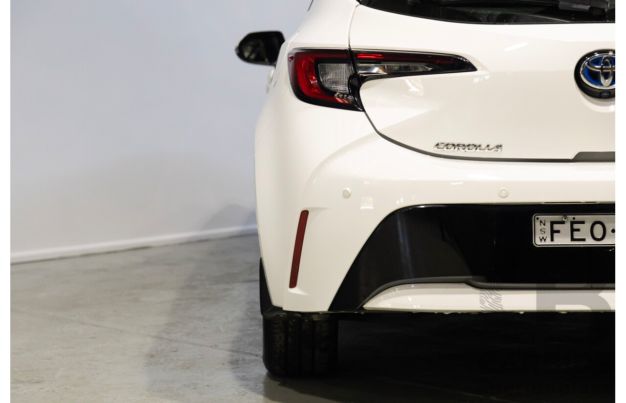 01/2024 Toyota Corolla Ascent Sport Hybrid ZWE219R 5D Hatchback White 1.8L