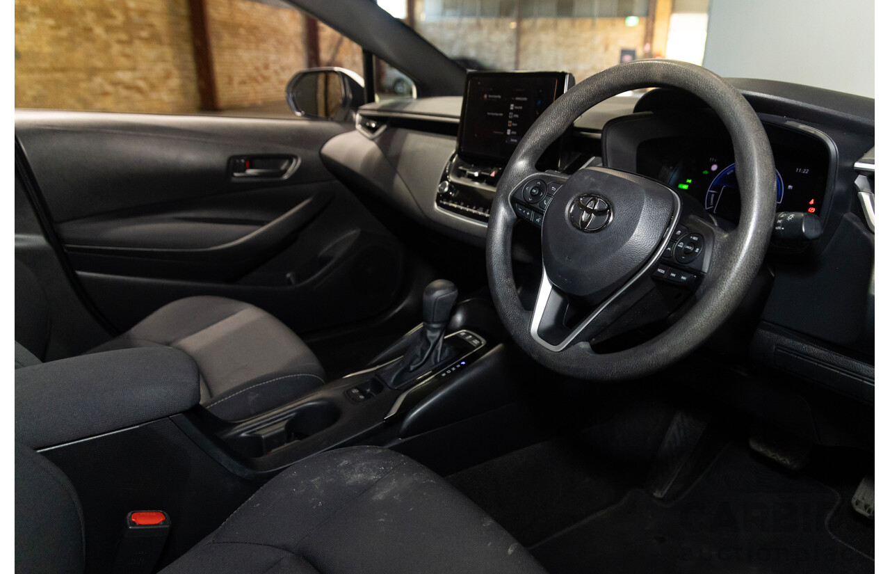 01/2024 Toyota Corolla Ascent Sport Hybrid ZWE219R 5D Hatchback White 1.8L