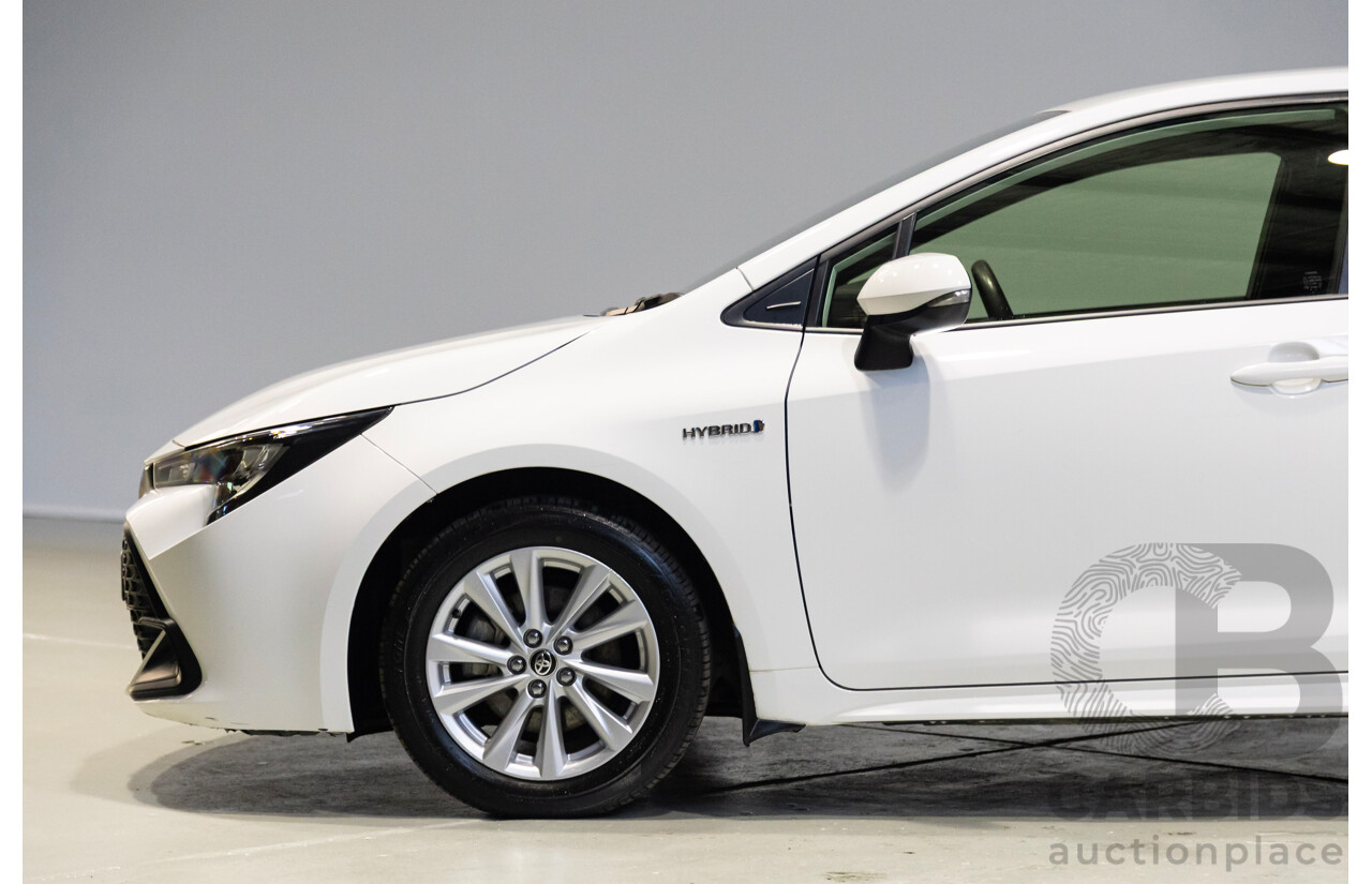 01/2024 Toyota Corolla Ascent Sport Hybrid ZWE219R 5D Hatchback White 1.8L
