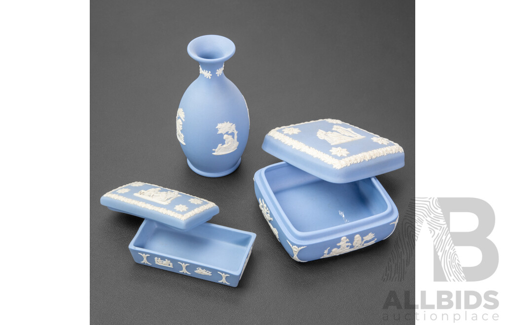 Collection of Wedgwood Jasperware Lidded Trinket Boxes and a Small Pinch Vase