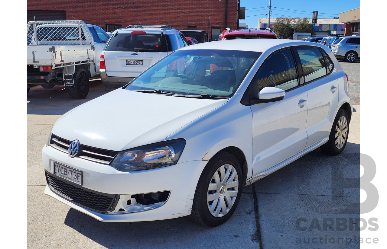 05/2014 Volkswagen Polo Trendline 6R MY14 5d Hatchback White 1.4L